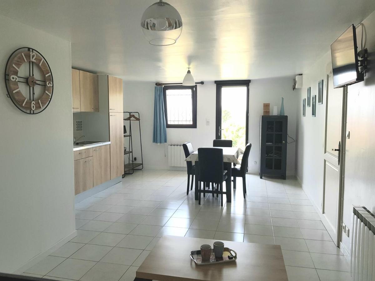 Appartement Independant Dans Maison Au Calme Pugny-Chatenod Exteriér fotografie