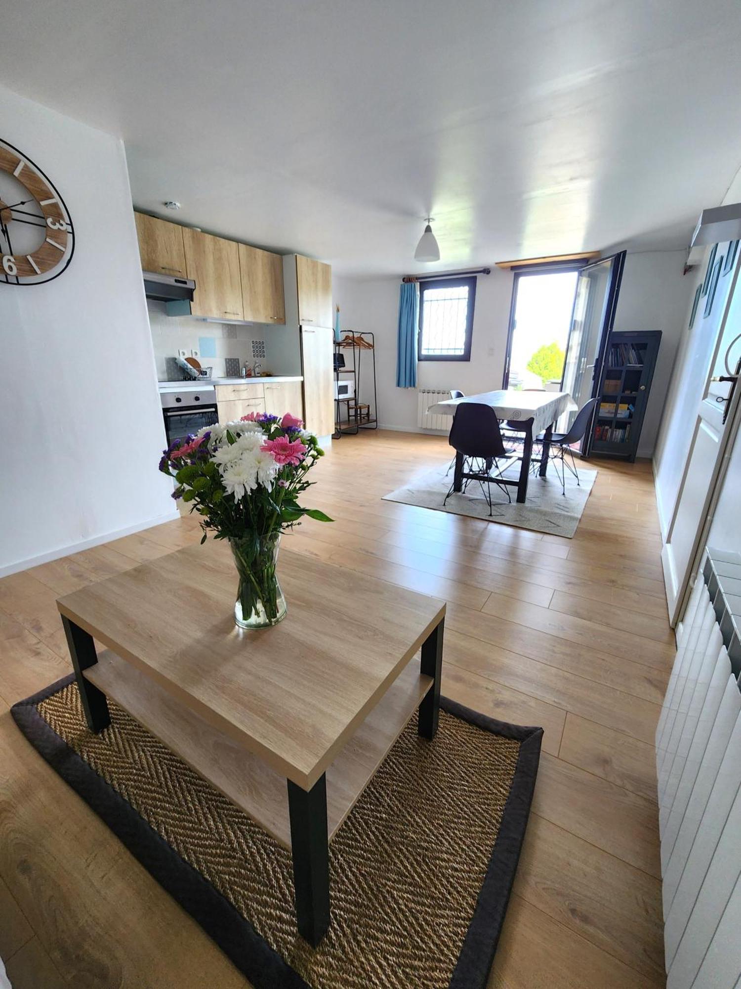 Appartement Independant Dans Maison Au Calme Pugny-Chatenod Exteriér fotografie